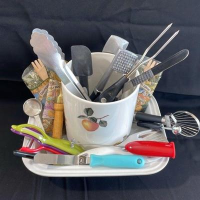 Le Creuset Ceramic Baking Dish * Large Utensil Holder * Variety Of Kitchen Gadgets * Utensils
