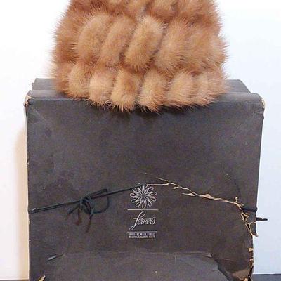 Vintage Sandy Braeburn Fur Hat & Vintage Lerner's Hat Box

