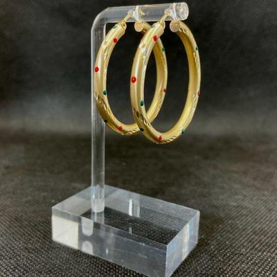 14K Yellow Gold Hoop Pierced Earrings * Etching Design * Red/Green Enamel Dot Detail * 5.05 Grams
