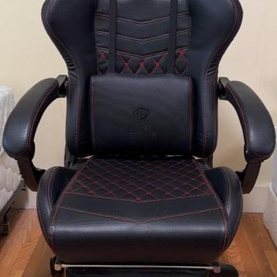 Dowinx Gaming Chair * Retractable Footrest * Lumbar Support
