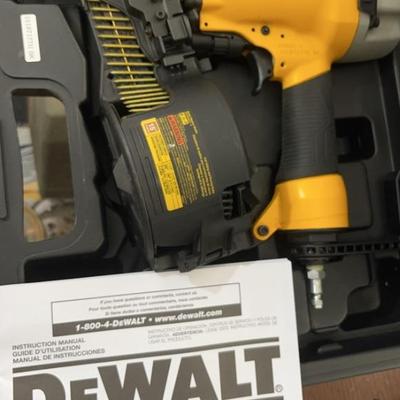 Dewalt Coil Siding & Fencing Nailer * Like New * DW66C-1 in Case