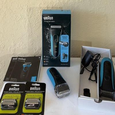 2 Gently Used Braun Series 3 ProSkin Shavers * 2 New ProSkin Shaver Heads
