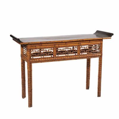 CHINESE TORTOISESHELL BAMBOO ALTAR TABLE | Having lacquered and curved edge top with bent and woven bamboo frame and legs. - l. 53 x w....