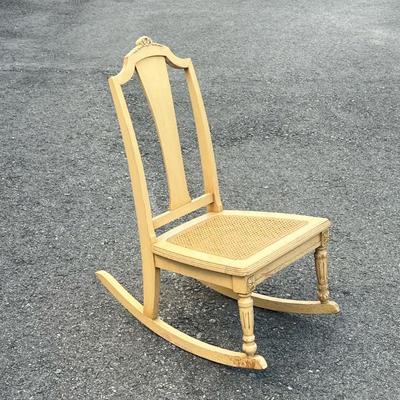 WOODEN ROCKING CHAIR | l. 19 x w. 17 x h. 34-1/2 in

