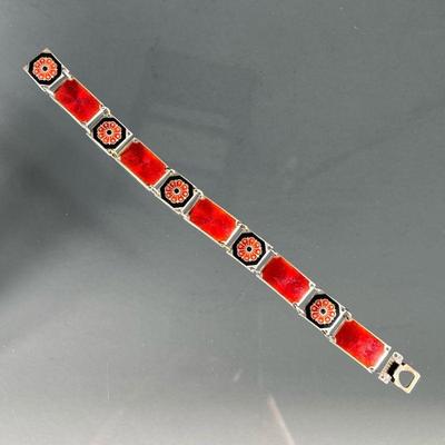 DAVID ANDERSON NORWAY ENAMEL STERLING BRACELET | Having alternating patterned and red guilloche enamel links. - l. 7.5 in



