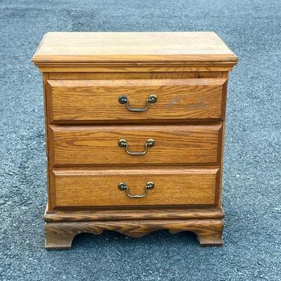 SUMTER CABINET COMPANY NIGHT STAND | l. 24-1/2 x w. 16-1/2 x h. 25-1/2 in

