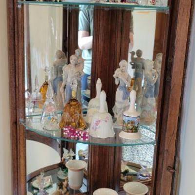 Curio and Tchotchkes 