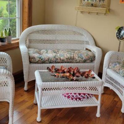 Nice Vinyl Wicker Patio Set 