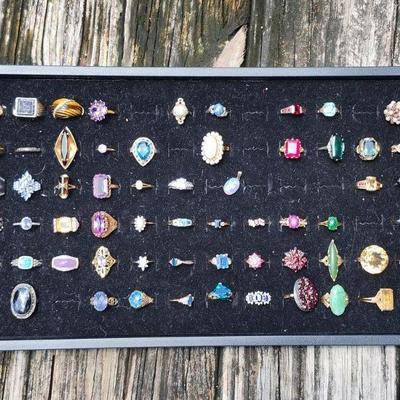 Tray of Gold & Silver Rings