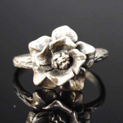 Silver Tone Flower Ring 