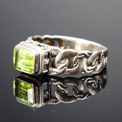 925 Sterling Silver & Faceted Peridot Ring