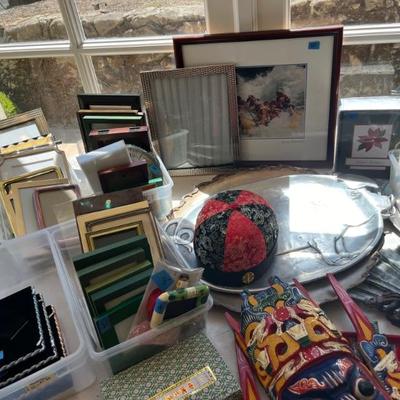 PICTURE FRAMES
KITCHEN