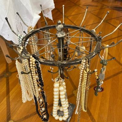 COSTUME JEWELY