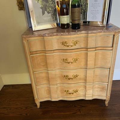 VERA WANG GIFT FRAMES
4 DRAWER CHEST