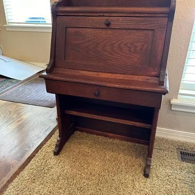 Wonderful oak child's desk