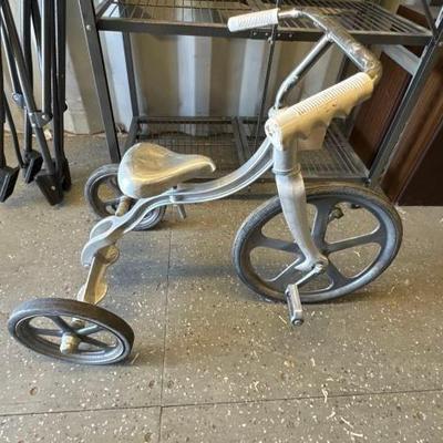 #5134 • Metal Tricycle
