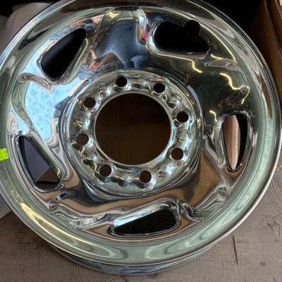 #3912 • 16” Truck Rim
