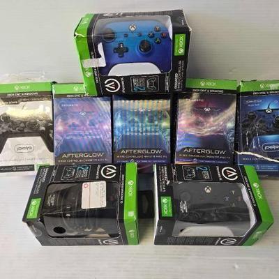 #8590 • (8) Xbox One/Windows Wired Controllers
