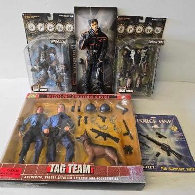 #8166 • Assorted Toys
