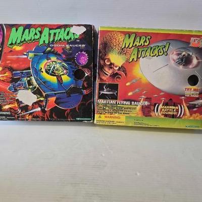 #8174 • (2) Trendmasters Mars Attacks! Toys
