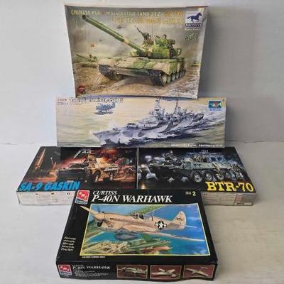 #8190 • (5) Military Models

