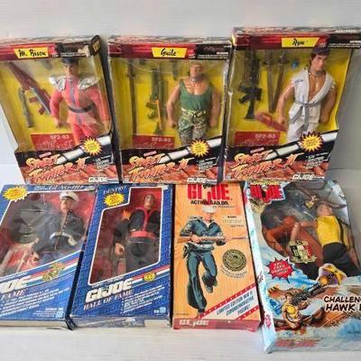 #8226 • (4) GI Joe and (3) Street Fighter II Action Figures
