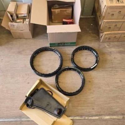 #8110 • Rims & Other Motor Craft Parts
