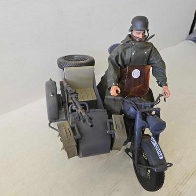 #8546 • 21st Century Toys Motorcycle with Sidecar/Rider
