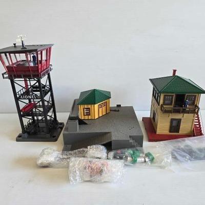 #8516 • Lionel Box Car and Two Icing Stations
