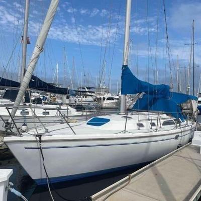 #60 • 2016 Catalina Yacht C-36
