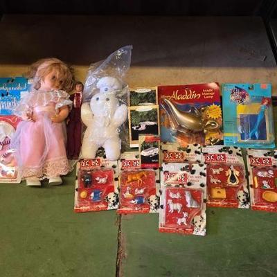 #6066 • Dolls, Action Figures, and Ornaments
