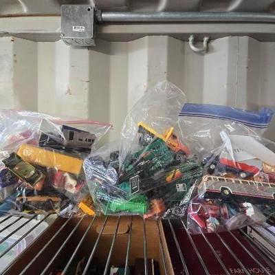 #4054 • Toy Cars and Small Figures
