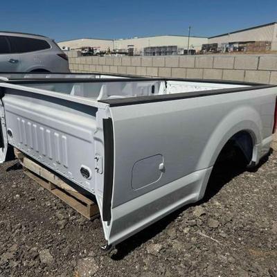 #40 • Ford Super Duty Truck Bed With Rear Bumper

