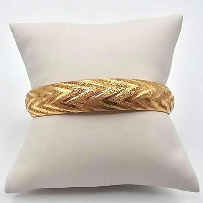 #800 • 10K Gold Textured Hinge Bangle, 6.37g
