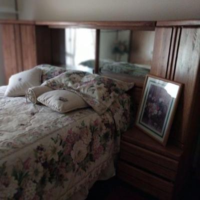  Queen size and head board with storages