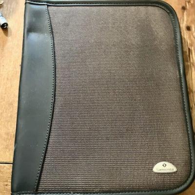 Clean "SAMSONITE" Binder
