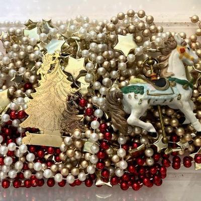 Box of Christmas Garland & 2 Ornaments
