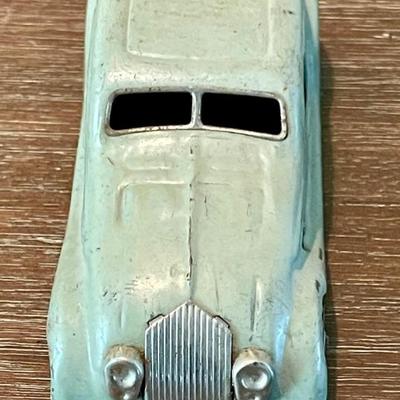 Antique Tri-Ang Minic Clockwork Airflow Sedan 5 Inch Long Made In England With Key (As Is) 