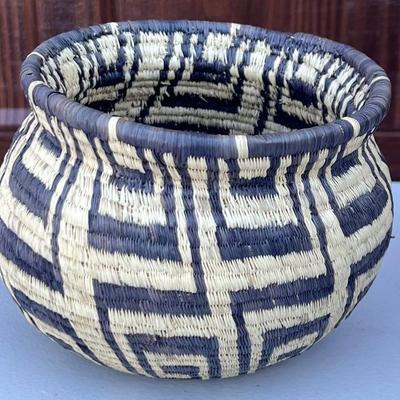 Small Darien Panama Wounaan And Embera Natural Fiber Woven Basket 