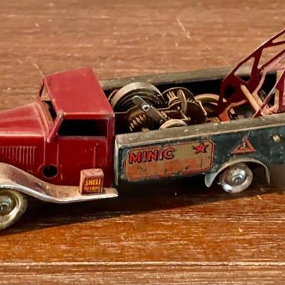 Pre War Tri-Ang Minic Tin Clockwork Breakdown Lorry In Red & Green With Key (as Is) 