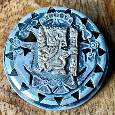 18K Gold & Sterling Silver Aztec Warrior Round Pin - Total Weight - 11.5 Grams 