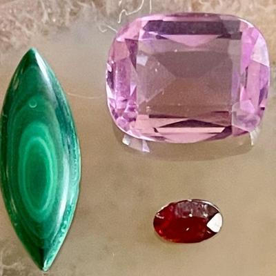 (3) Loose Stones - Faceted Garnet - Faceted Purple Glass & Oval Malachite Cabochon