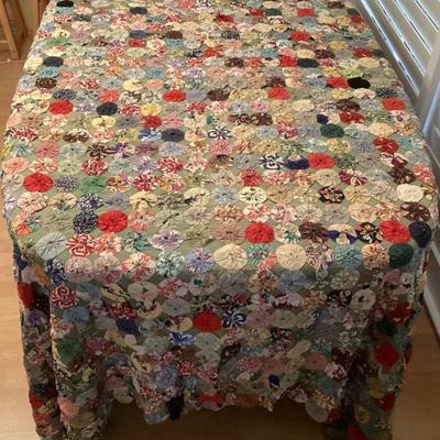 MMF077 Vintage Suffolk Puff/Yoyo Handmade Quilt