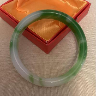 MMF109 Green & White Jade Bangle Bracelet New 