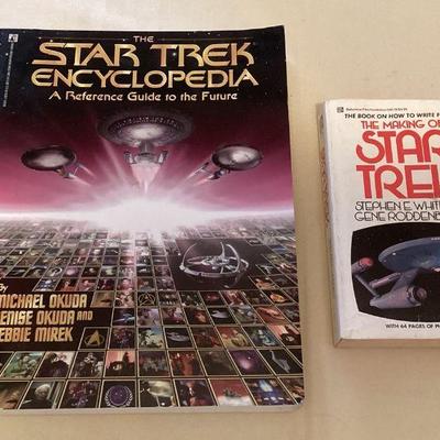 MMF069 Two Vintage Star Trek Books