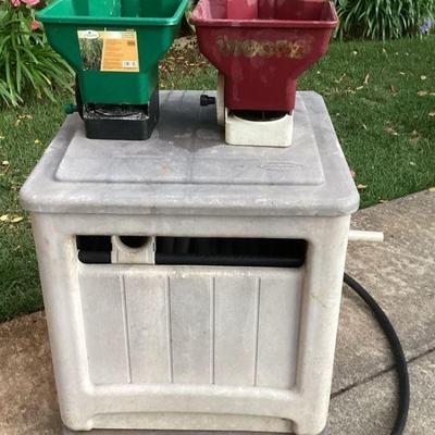 MMF133 Suncast Hose Reel With 100ft Hose & Two Fertilizer Spreaders