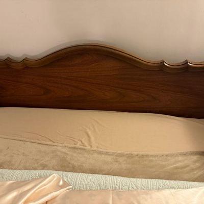 Short Headboard With Rails
