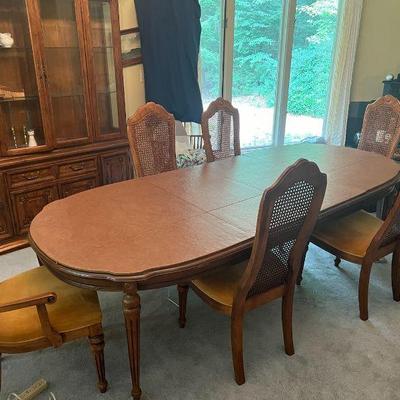 Bernhardt Furniture Dining Table, (6) Chairs, Leaves & Protective Cover
