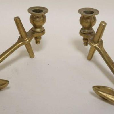 1067	PAIR OF BRASS NAUTICAL ANCHOR CANDLESTICKS, EACH APPROXIMATELY 7 IN X 4 IN X 4 IN HIGH
