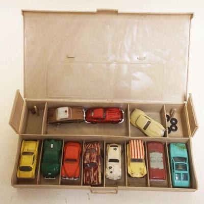 1276	VINTAGE AURORA HO GAUGE SLOT CARS IN PIT CASE
